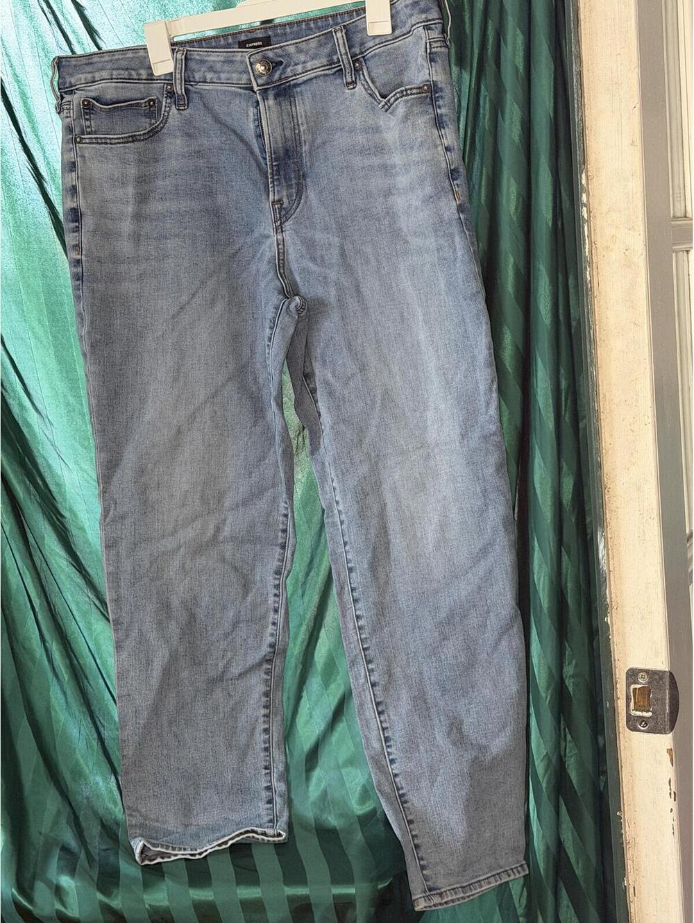Express Light Wash Denim Jeans Straight Leg